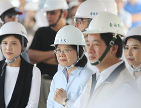 蔡英文下乡宣传“前瞻” 吃秤砣铁心跟民意拼了？