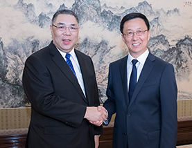 韩正在中南海紫光阁会见澳门特别行政区行政长官崔世安 