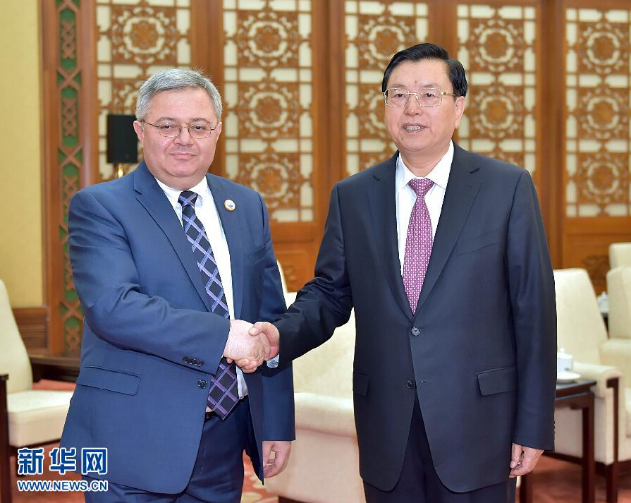 张德江会见格鲁吉亚议长