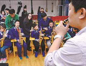 乌鲁木齐市盲人学校盲童萨克斯乐团：吹奏心间的乐声