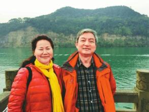 视点 成都61岁老伯写下最浪漫辞职信 “我要去拍婚纱照 