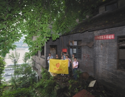 聚焦 山城重庆的记忆守望者:扫街串巷尽力留下老城模样 