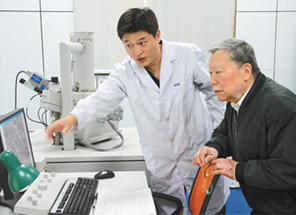 陈清如院士致力于煤炭分选研究60余年，独创干法选煤技术 