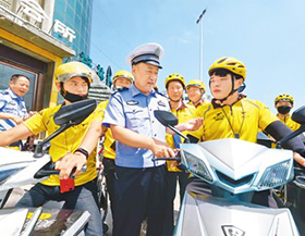 部分外卖员“用交通违规换时间”，请不要再用生命送餐 