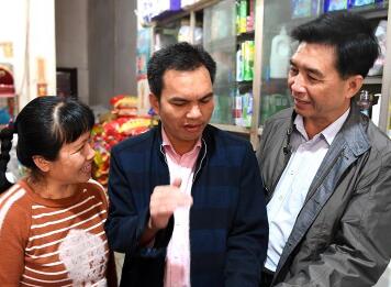 边疆流动放映队——“韦氏三兄弟”38年的坚守 