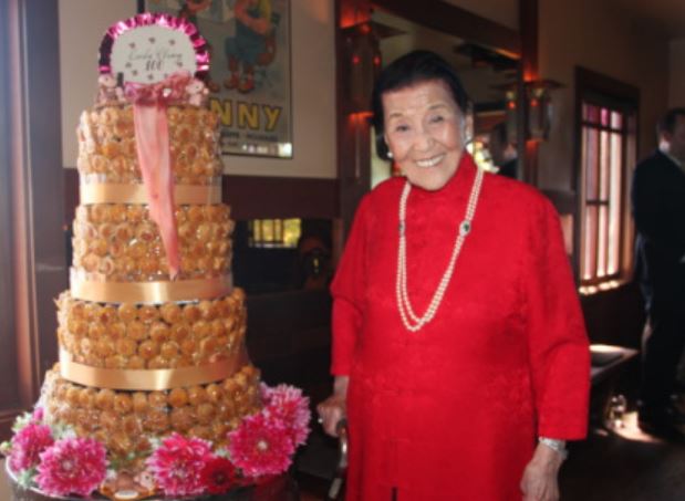 美国“中餐女王”江孙芸100岁生日 四代同堂庆祝 