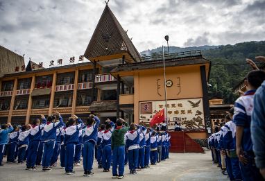 决战脱贫攻坚 共进小康社会——写在第六个国家扶贫日之际 