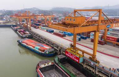 浙江湖州港内河集装箱年吞吐量突破50万标箱 外贸增长显著 