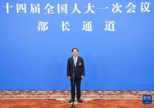 工信部部长金壮龙谈工业和信息化热点话题 如何推动工业稳增长？传统产业怎么改造提升？5G发展有何新目标？