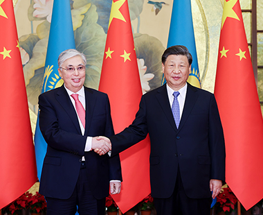 习近平同哈萨克斯坦总统托卡耶夫会谈