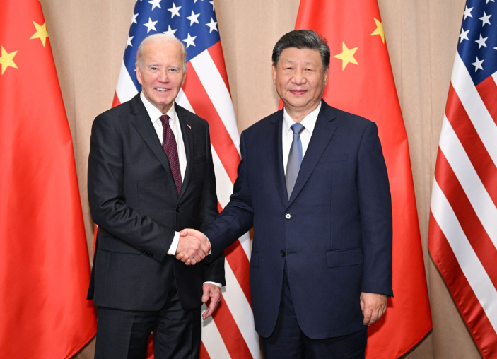 国家主席习近平在利马会见美国总统拜登